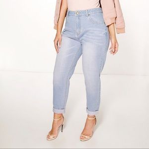 Boohoo High-Waisted Mom Jean